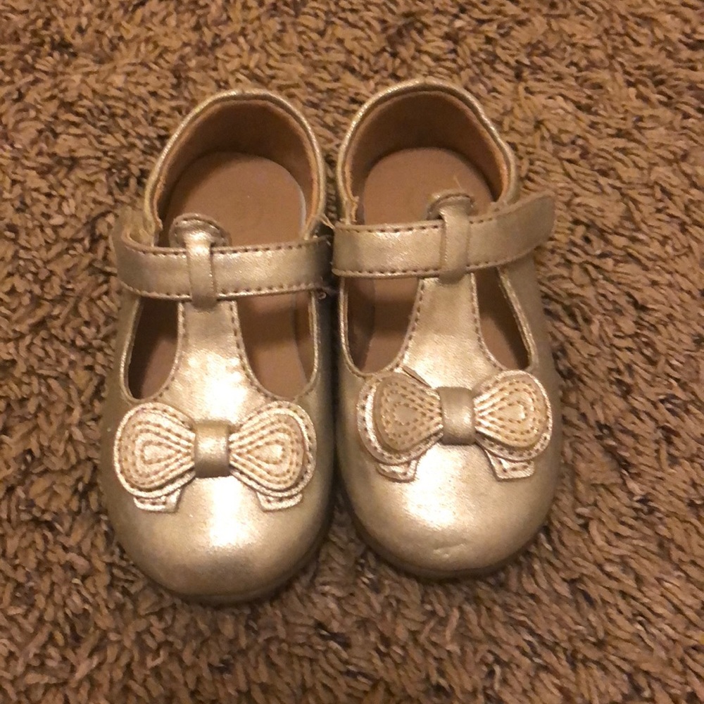 Size 5 toddler Genuine Kids by Osh Kosh shoes